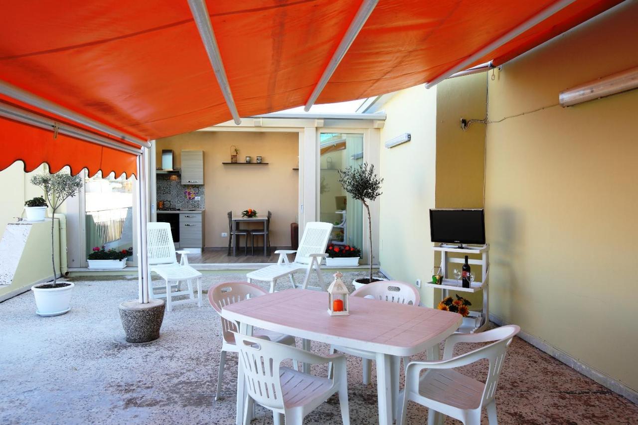 Re Sole Case Vacanze - Esclusivo Attico M A R T E Con Spaziosissima Terrazza Solarium Attrezzata Avola Dış mekan fotoğraf