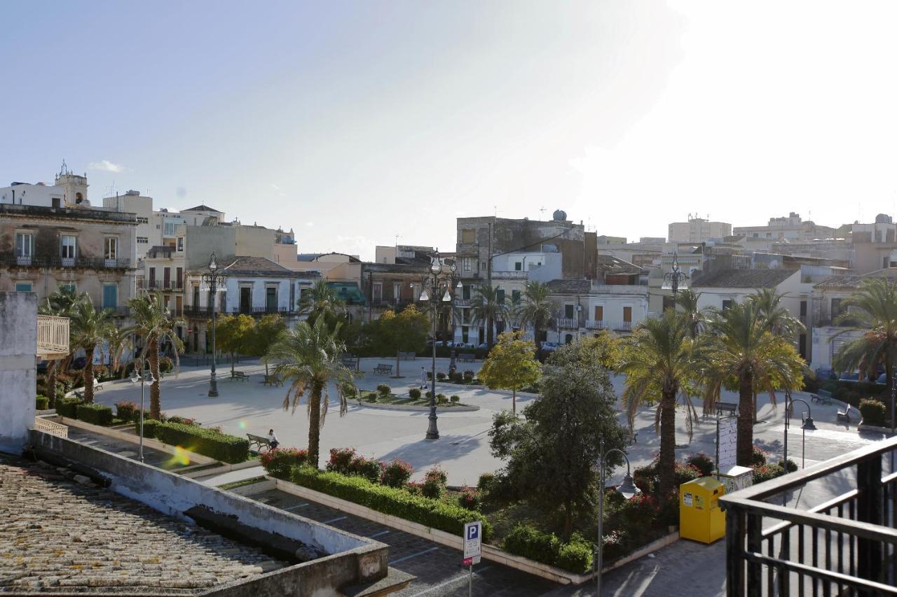 Re Sole Case Vacanze - Esclusivo Attico M A R T E Con Spaziosissima Terrazza Solarium Attrezzata Avola Dış mekan fotoğraf