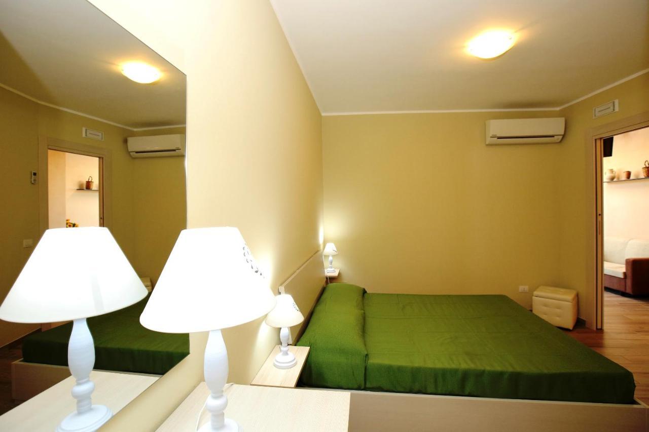 Re Sole Case Vacanze - Esclusivo Attico M A R T E Con Spaziosissima Terrazza Solarium Attrezzata Avola Dış mekan fotoğraf