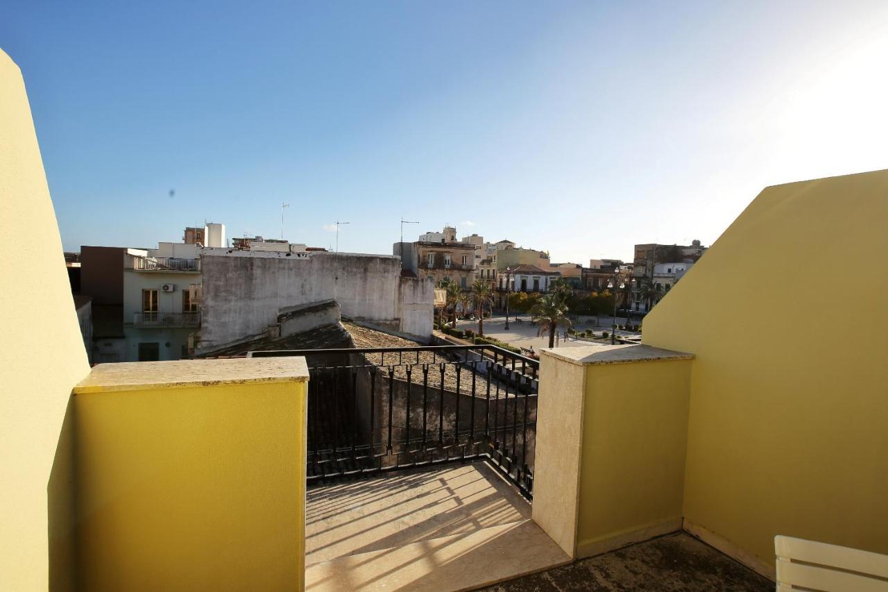 Re Sole Case Vacanze - Esclusivo Attico M A R T E Con Spaziosissima Terrazza Solarium Attrezzata Avola Dış mekan fotoğraf
